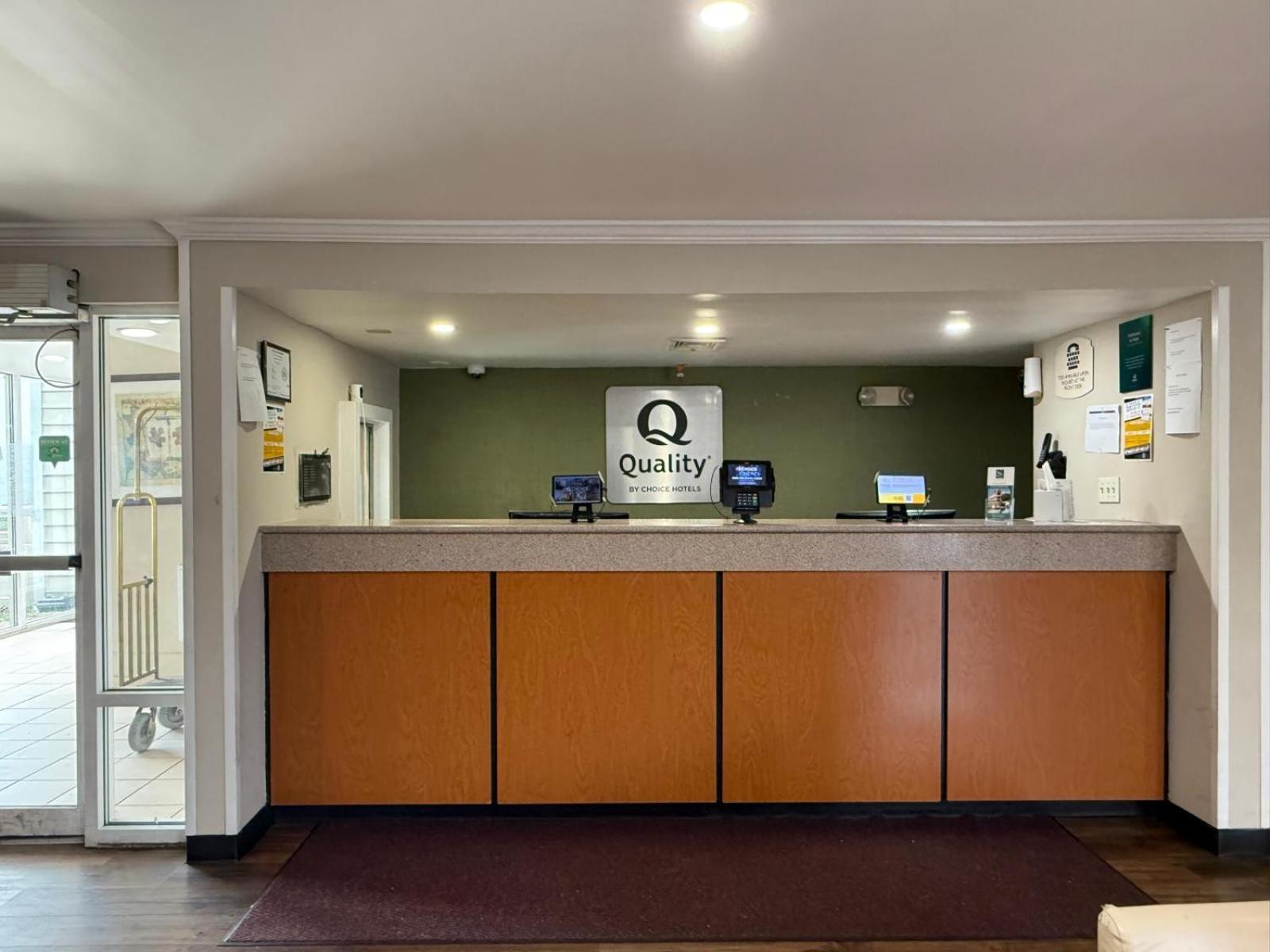 Quality Inn Нюарк Екстериор снимка