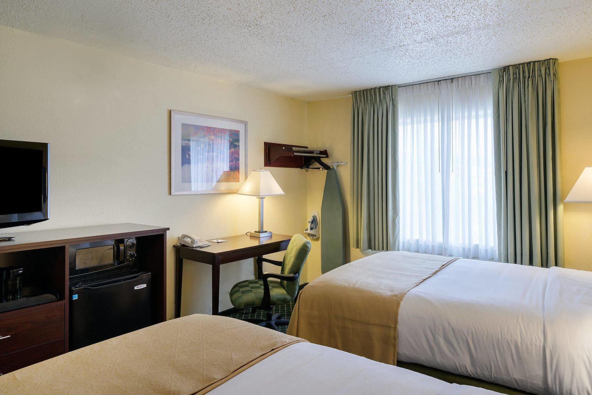 Quality Inn Нюарк Екстериор снимка