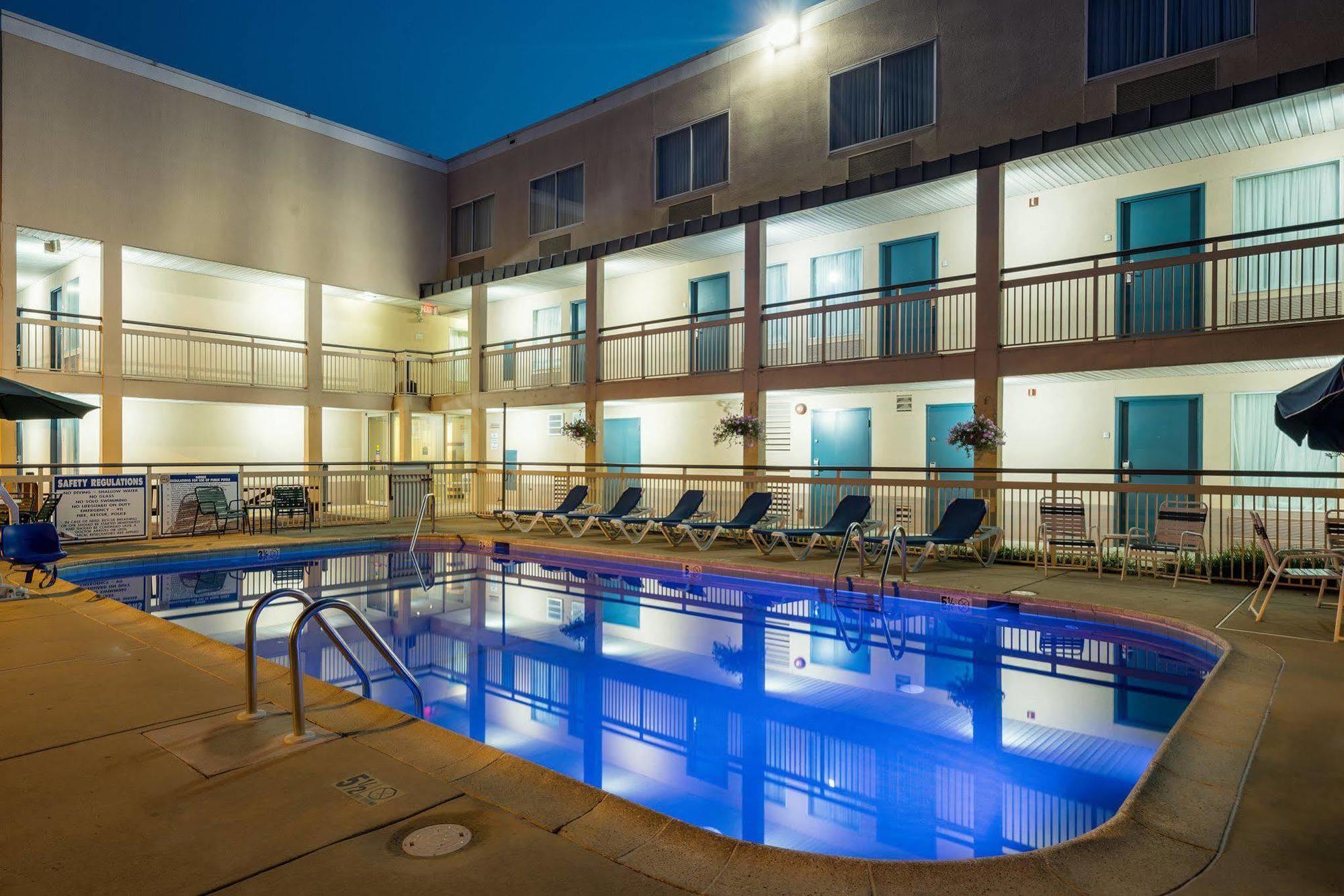Quality Inn Нюарк Екстериор снимка